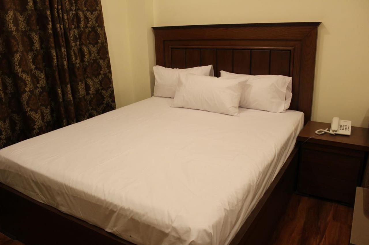Hotel Diplomat Islamabad Ngoại thất bức ảnh