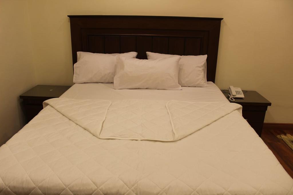 Hotel Diplomat Islamabad Ngoại thất bức ảnh