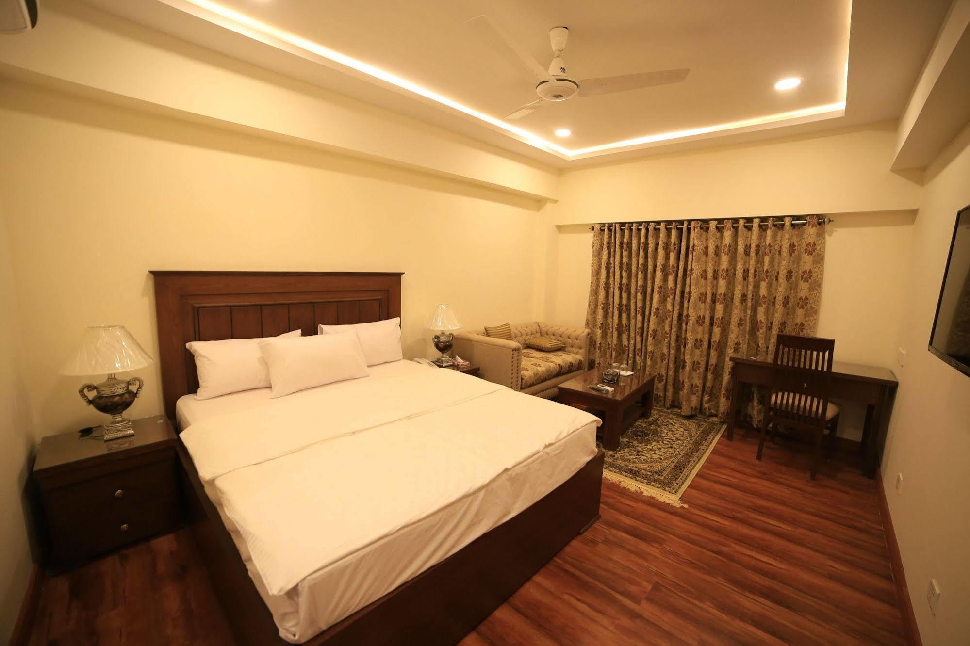 Hotel Diplomat Islamabad Ngoại thất bức ảnh