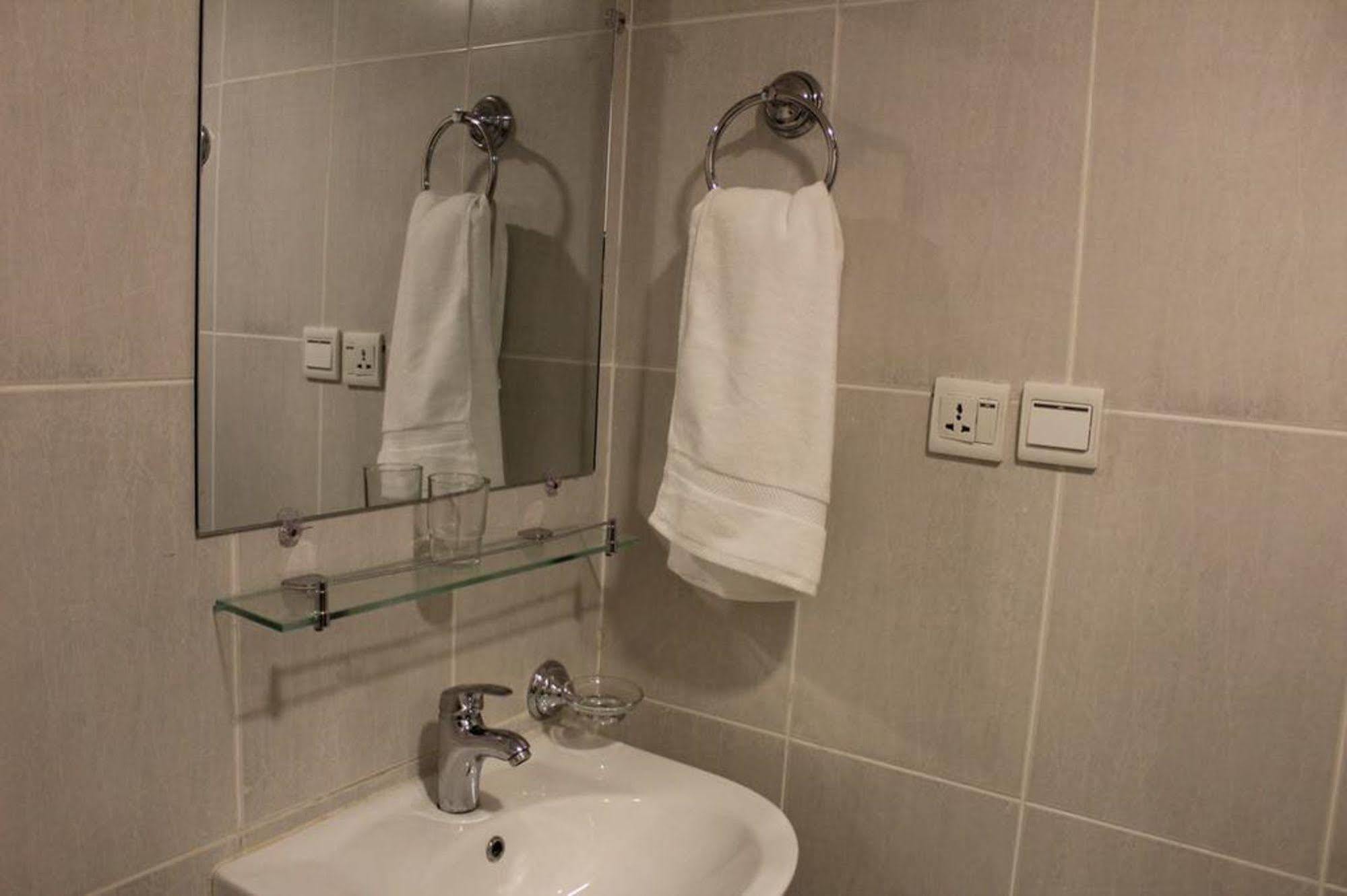 Hotel Diplomat Islamabad Ngoại thất bức ảnh