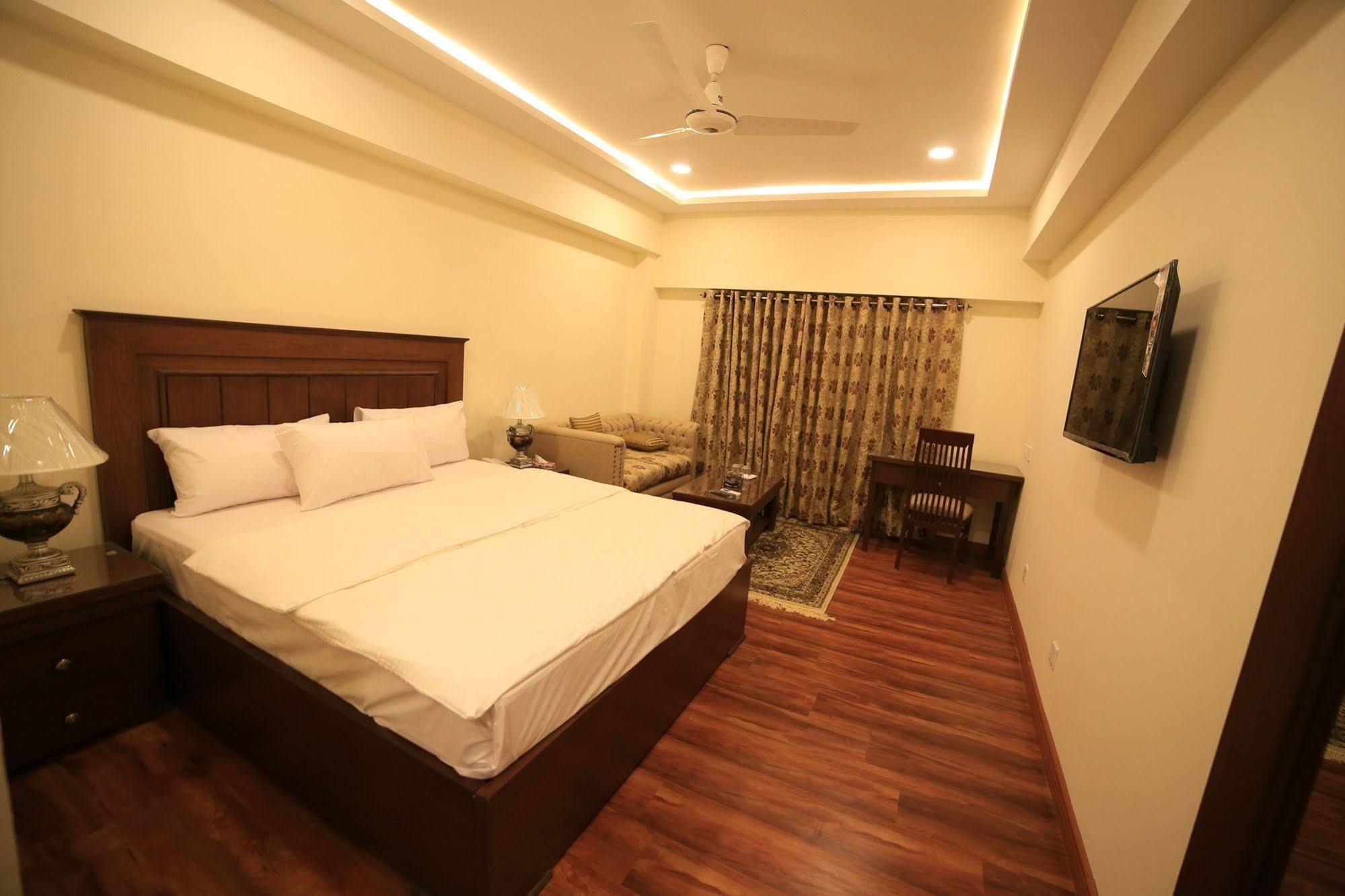 Hotel Diplomat Islamabad Ngoại thất bức ảnh