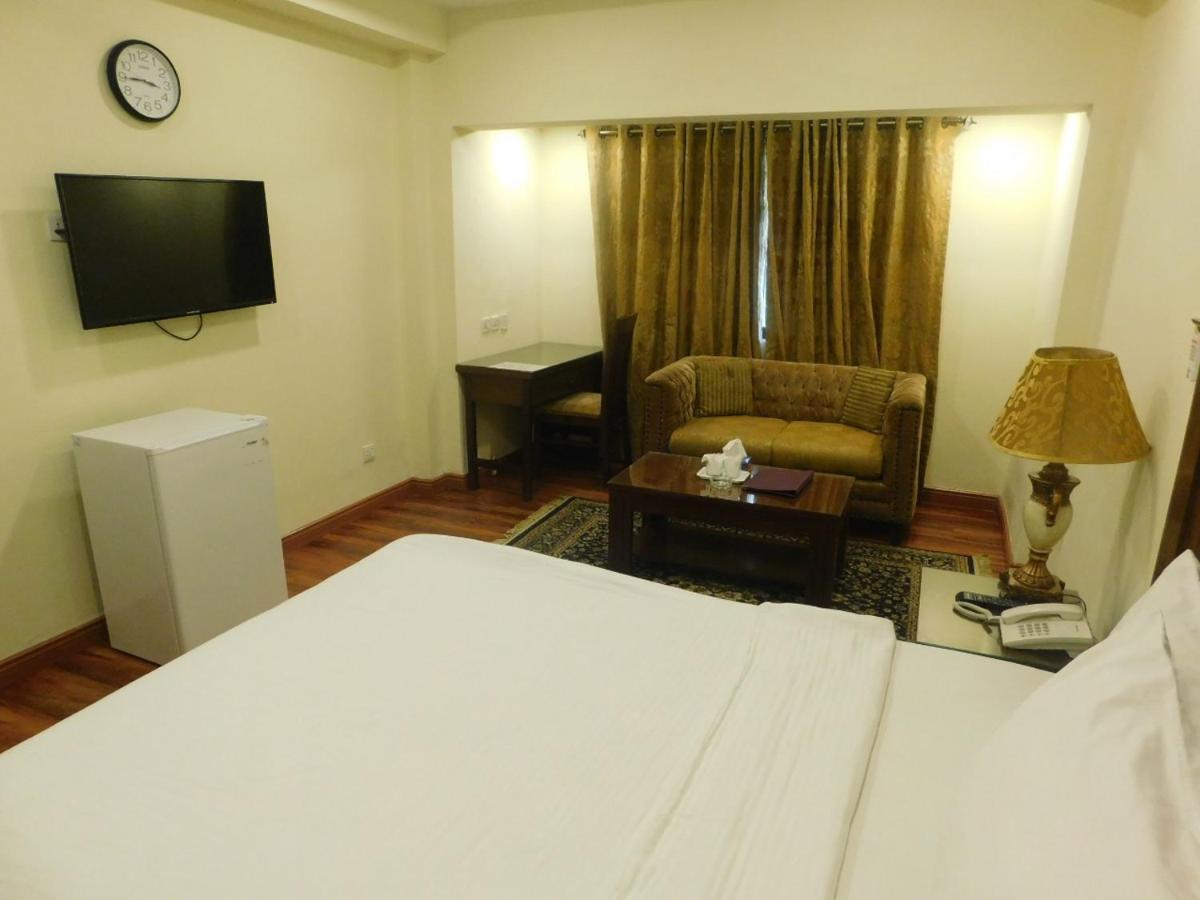 Hotel Diplomat Islamabad Ngoại thất bức ảnh