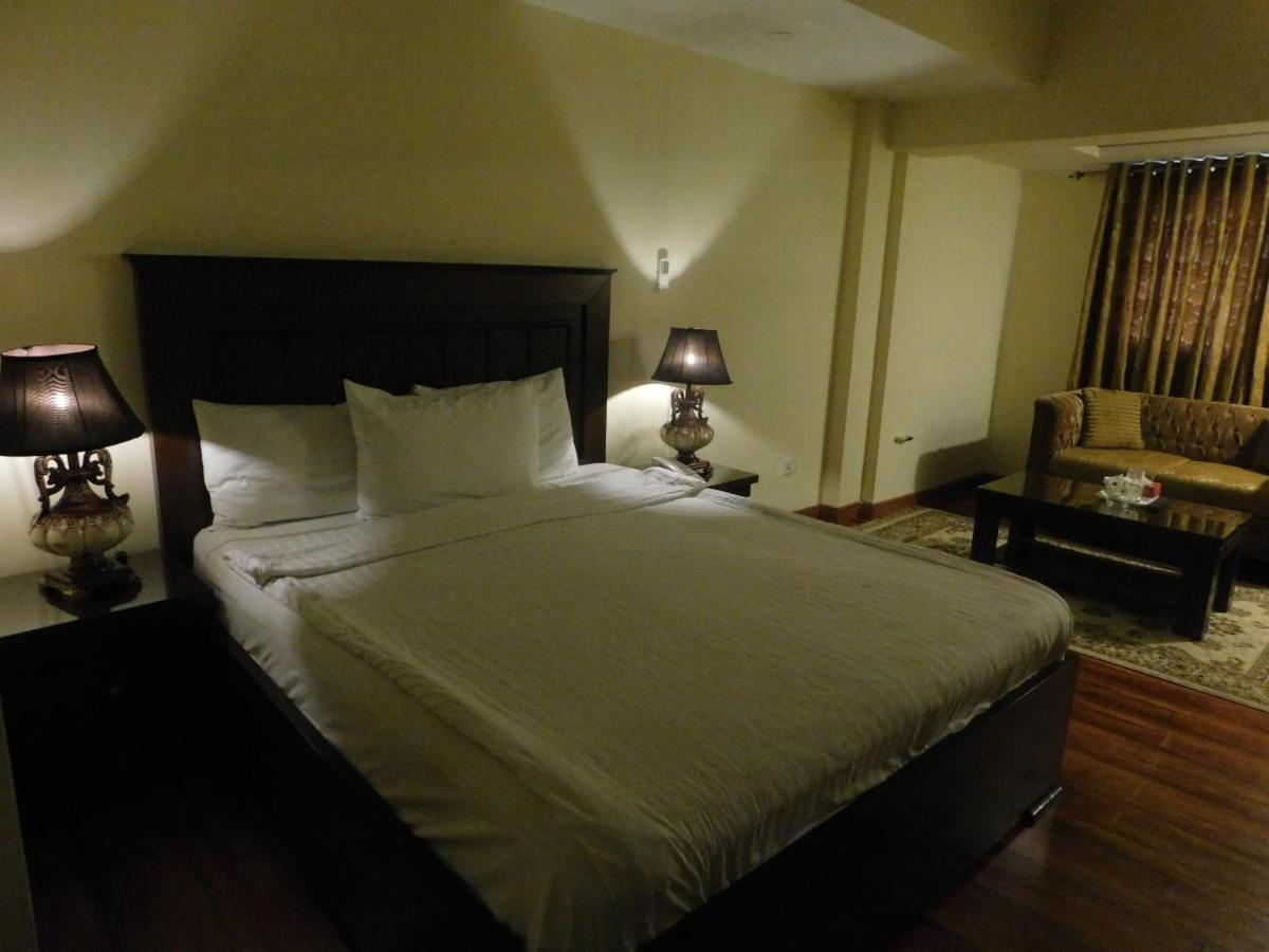 Hotel Diplomat Islamabad Ngoại thất bức ảnh